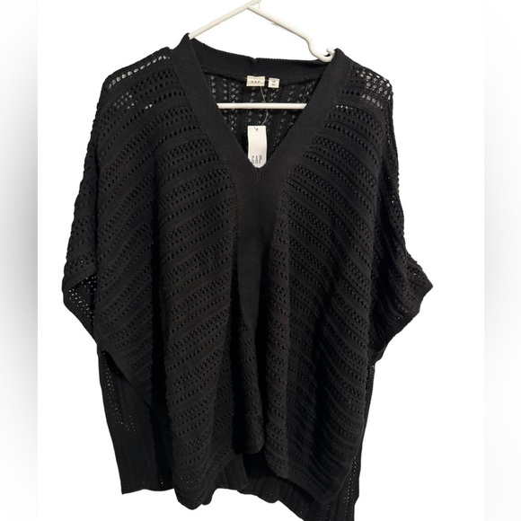 GAP Tops - - NWT Gap cover up